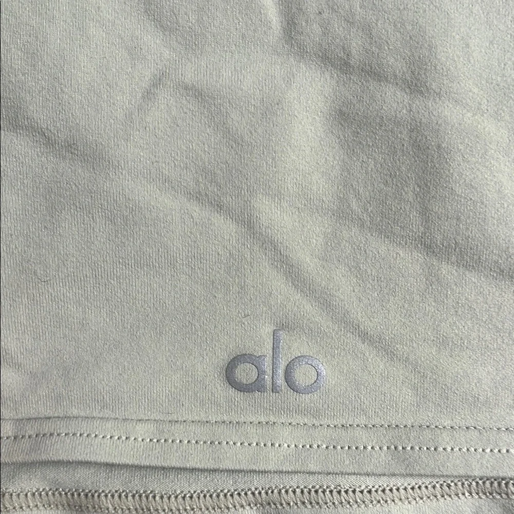 ALO Yoga Light Gray Women's Top